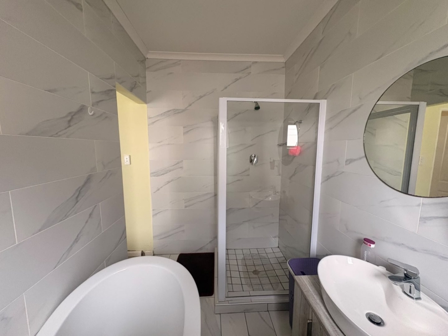 3 Bedroom Property for Sale in Cove Rock Eastern Cape